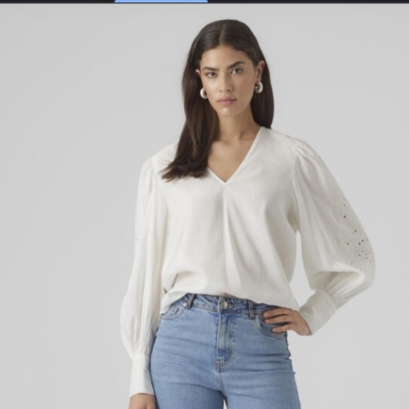 NWT VERO MODA Blouse 'SANI' in White Sz Small - Picture 2 of 5